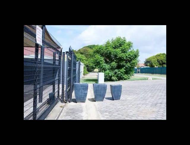7 BEDROOM HOUSE FOR SALE IN HARTENBOS CENTRAL
